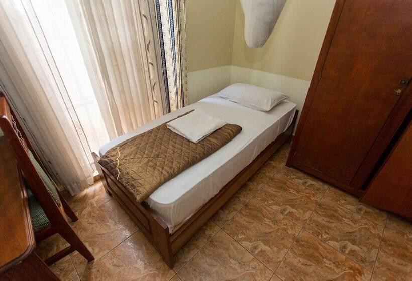 اتاق لوکس یک تخته, Iris Guesthouse