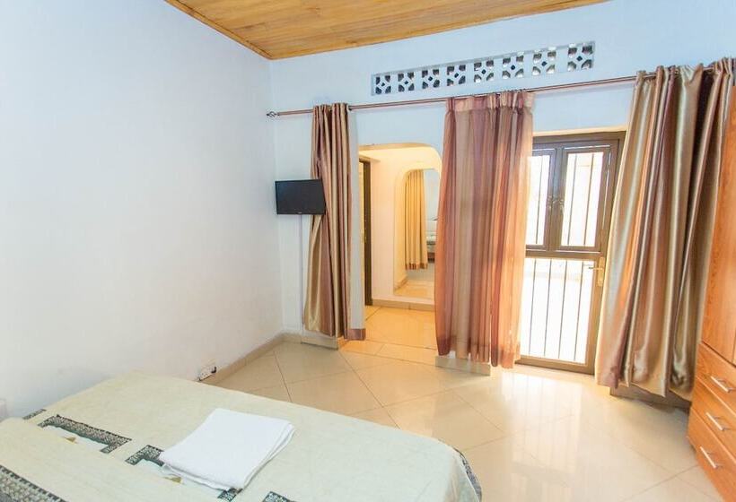 اتاق استاندارد سه نفره, Iris Guesthouse