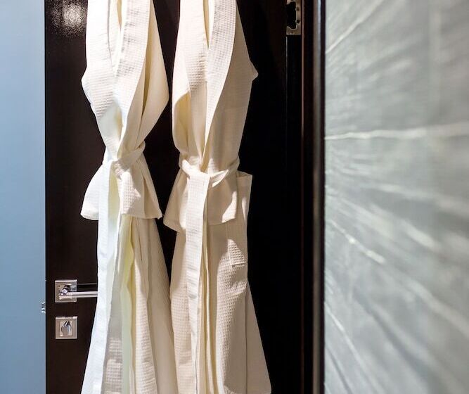 コンフォートルーム, Local