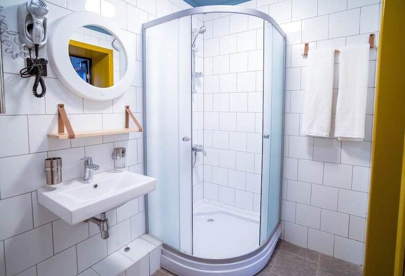 1ベッドルームアパートメント, Local