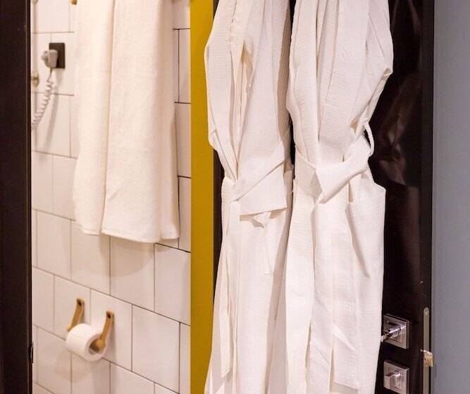 ファミリールーム, Local