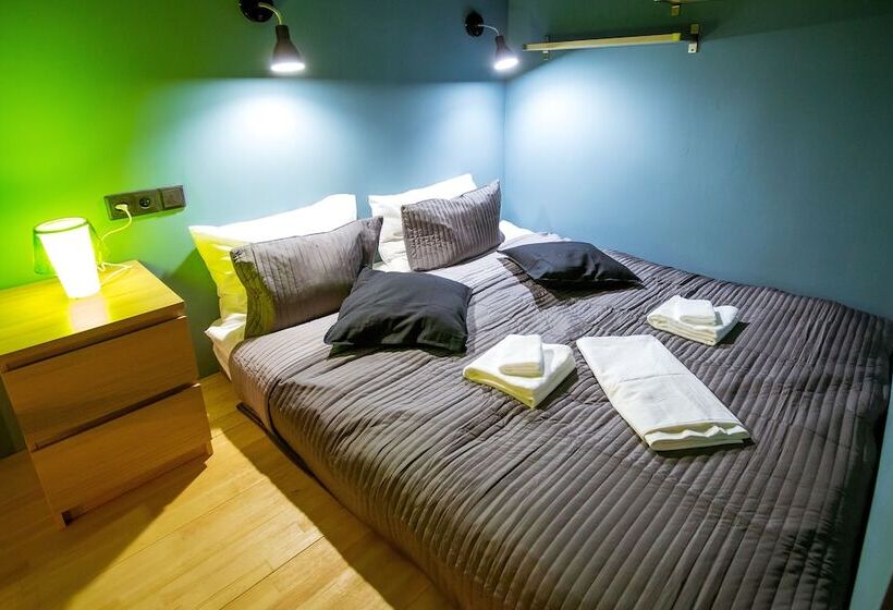 ファミリールーム, Local