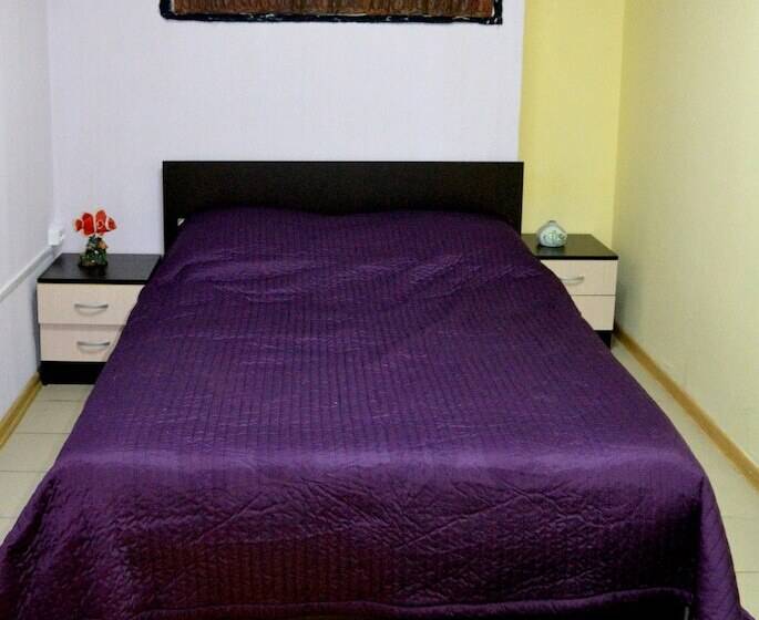 تختخواب در اتاق مشترک, Nerazluchniki   Hostel
