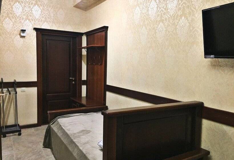 اتاق استاندارد سه نفره, Nitron