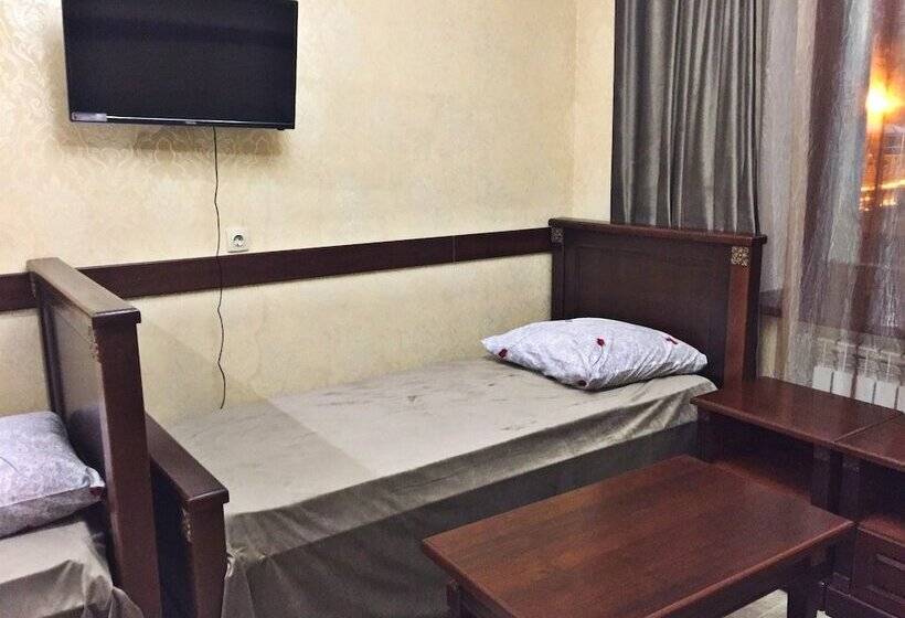 اتاق استاندارد سه نفره, Nitron