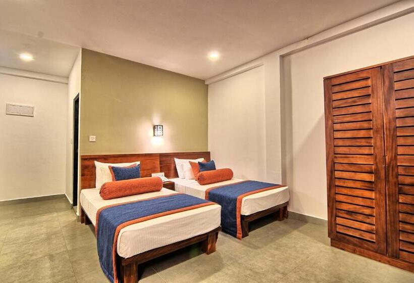 חדר דלוקס לשלושה, Oak Ray Ella Gap