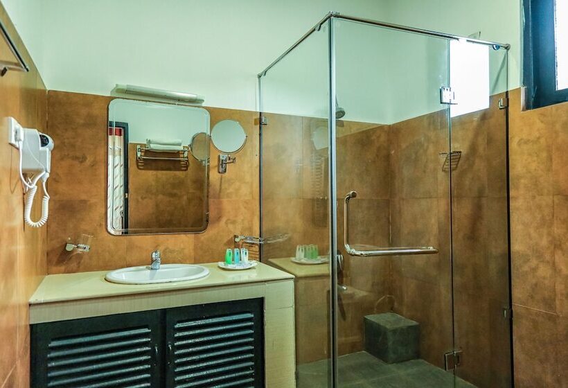 חדר סופריור, Oak Ray Ella Gap