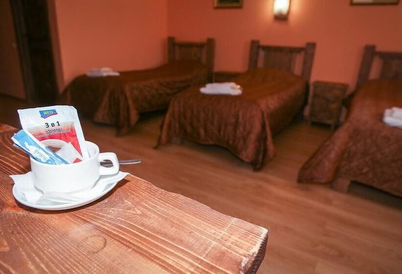 חדר סטנדרט לשלושה, Ohotnichia Usadba