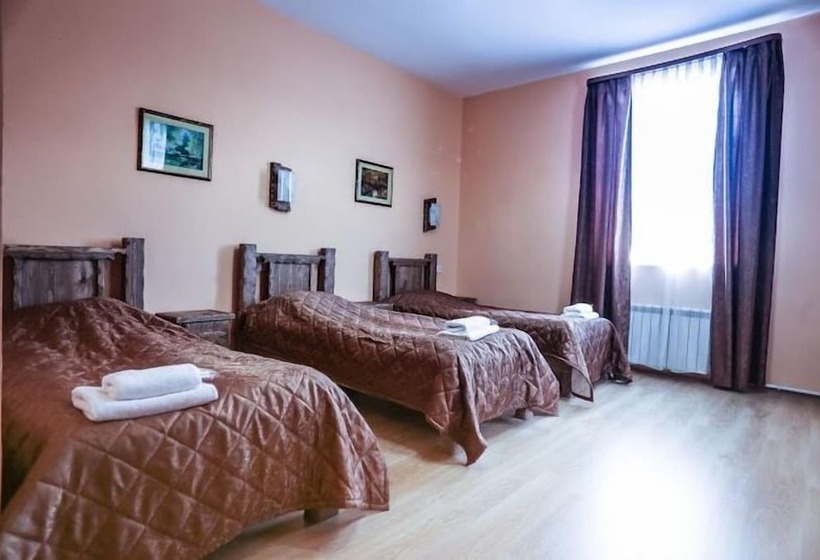 חדר סטנדרט לשלושה, Ohotnichia Usadba