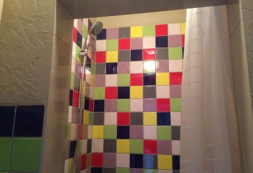 이코노미 룸, Origin Hostel