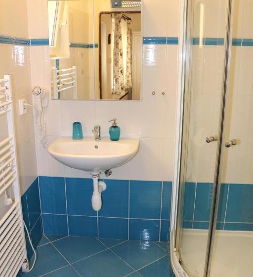 استودیوی استاندارد, Penzion 4 Dvory