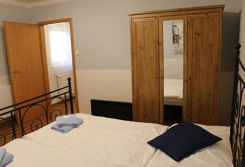 اتاق راحتی, Penzion 4 Dvory