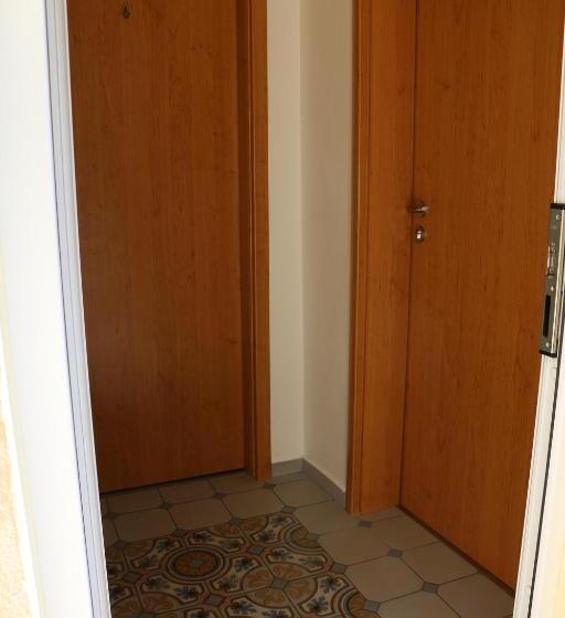 اتاق استاندارد سه نفره, Penzion 4 Dvory