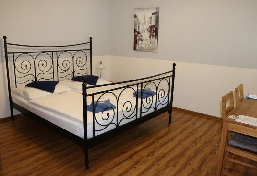 اتاق راحتی, Penzion 4 Dvory