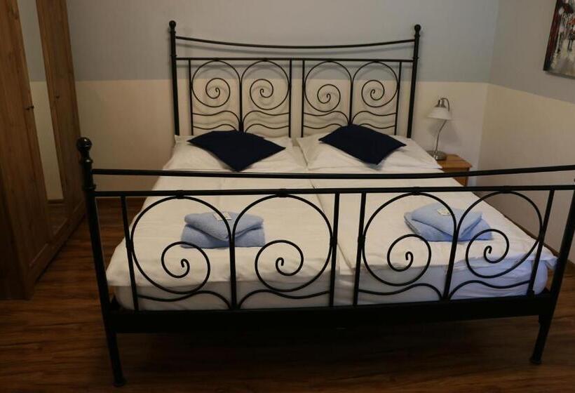 اتاق راحتی, Penzion 4 Dvory