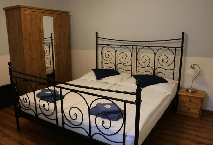 اتاق راحتی, Penzion 4 Dvory