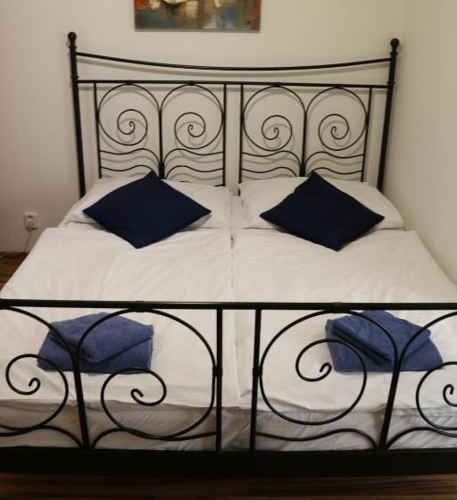 اتاق راحتی, Penzion 4 Dvory