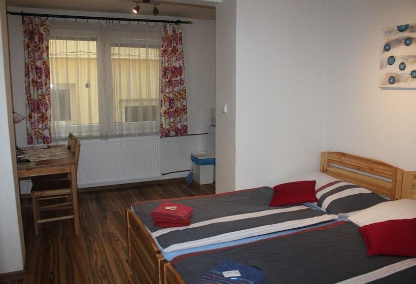 اتاق راحتی, Penzion 4 Dvory