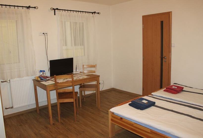 اتاق راحتی, Penzion 4 Dvory