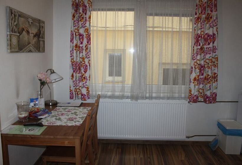 اتاق راحتی, Penzion 4 Dvory