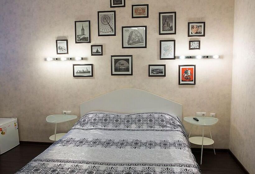 اتاق استاندارد, Red