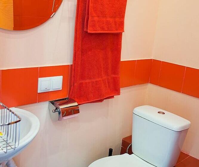 اتاق استاندارد یک نفره, Red