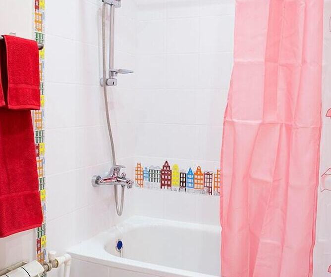 اتاق استاندارد, Red