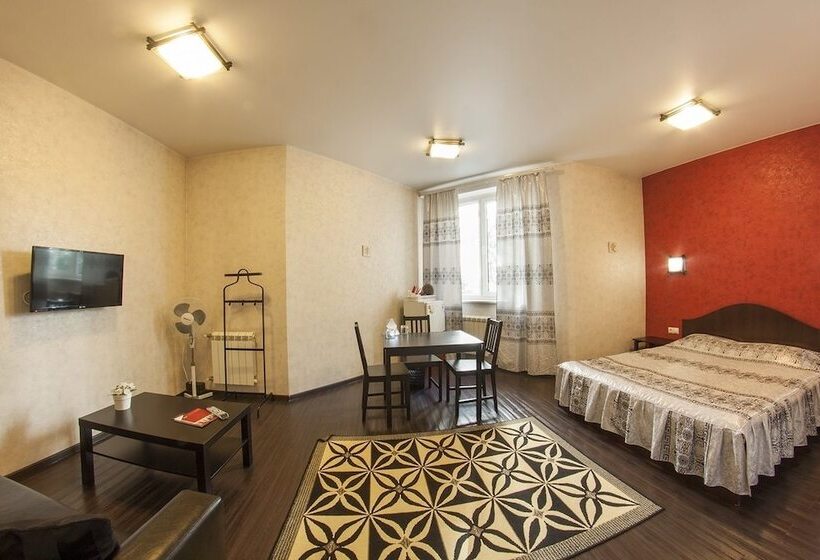 اتاق سوپریور با وان آب گرم, Red