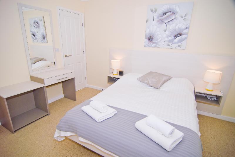 شقة غرفتين, Room & Roof