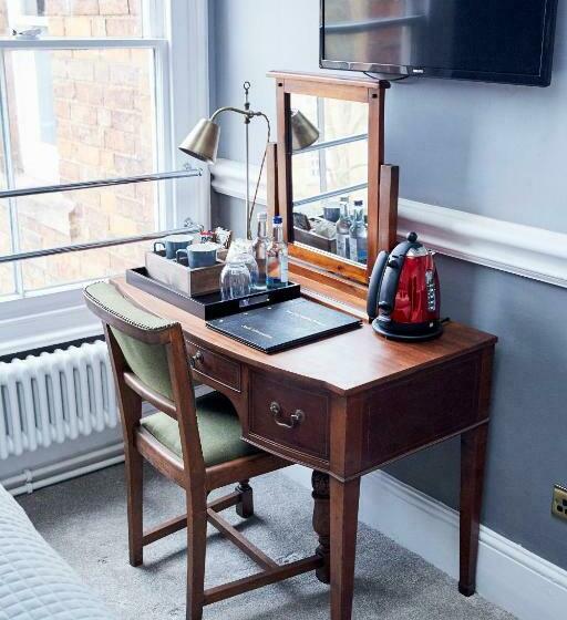 Номер Стандарт, The Old Coffee Tavern