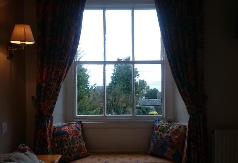 オーシャンビューファミリールーム, The Silverdale