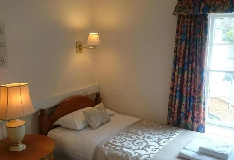Camera Familiare, The Silverdale