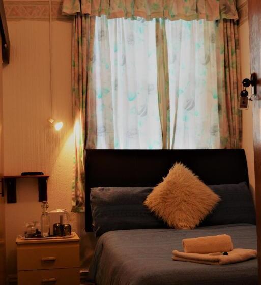 스탠다드 룸, The Woodland