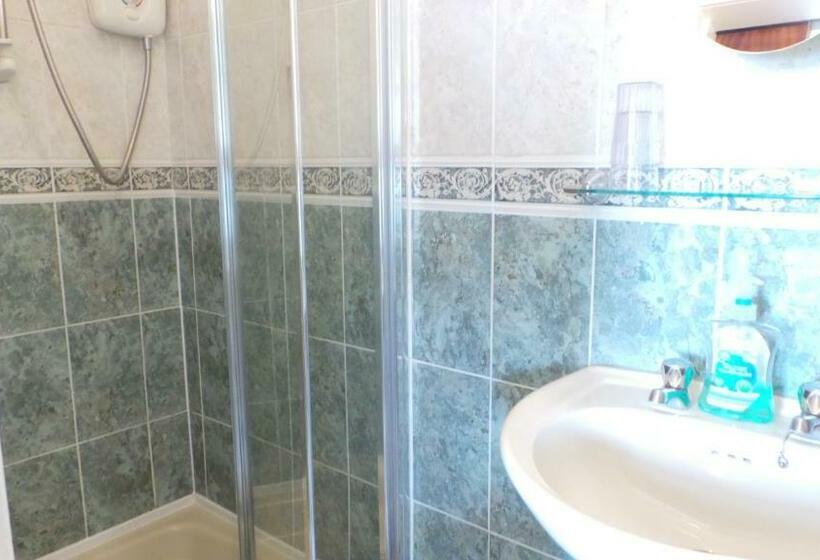 Четырехместный Номер Стандарт, Tynedale Guest House