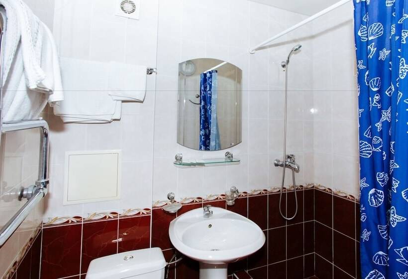 舒适三人间, Zoremma