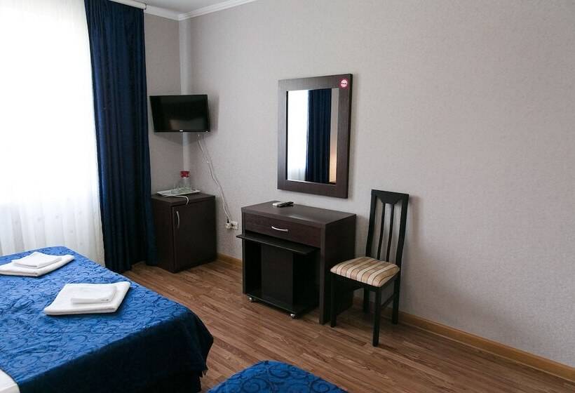 舒适三人间, Zoremma