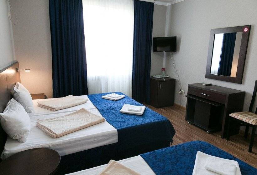 舒适三人间, Zoremma