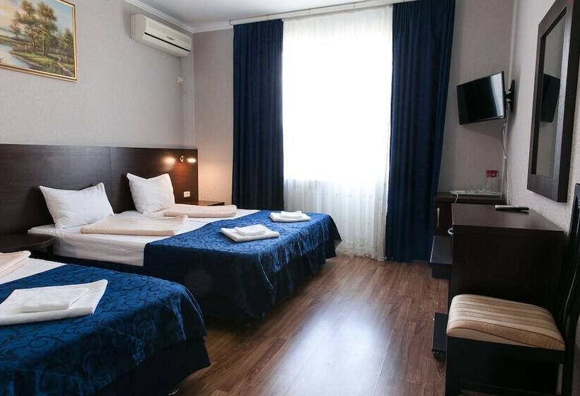 舒适三人间, Zoremma