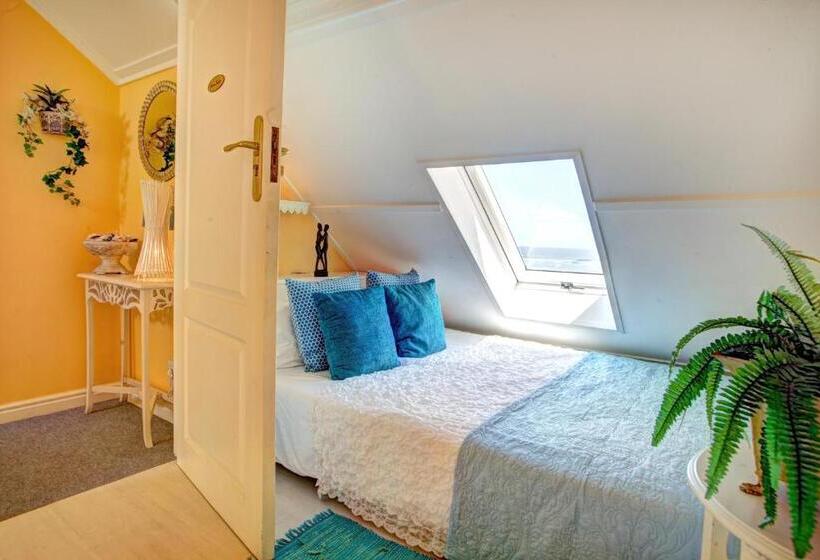 带1个卧室的带海景的公寓, Haus Am Strand On The Beach