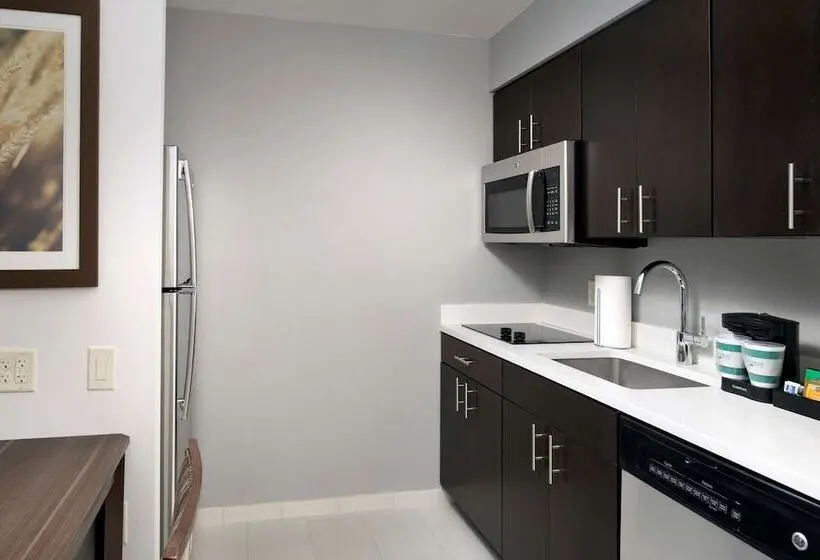 スイート, Homewood Suites By Hilton Kansas City Speedway