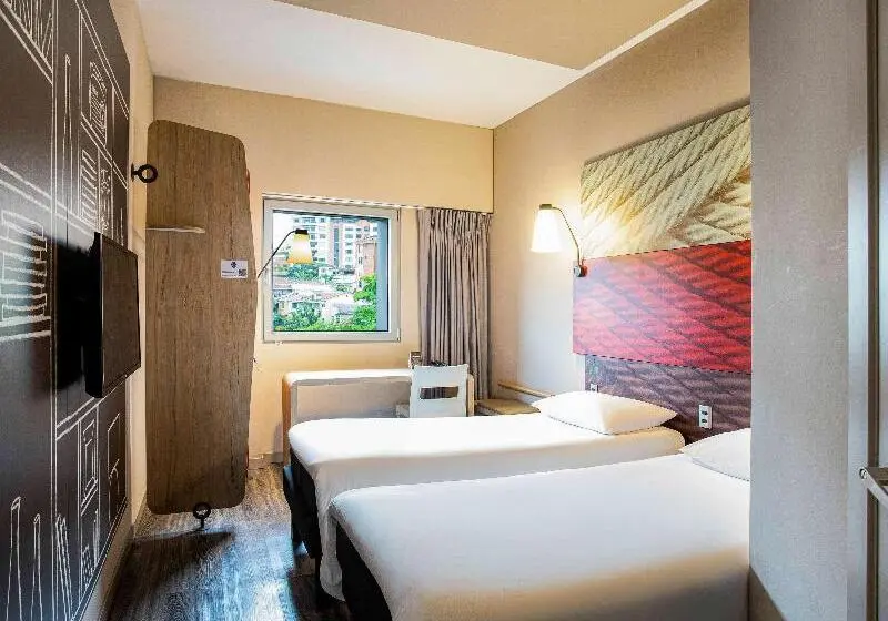 スタンダードルーム, Ibis Cali Granada