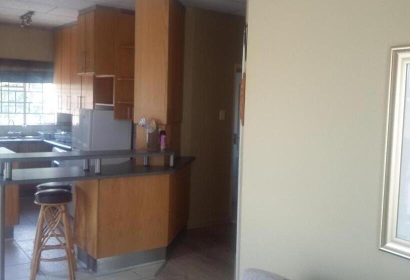 １ベッドルームアパートメント, Like A Rock