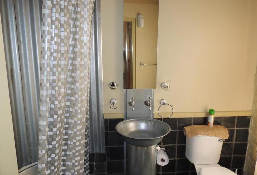 スタンダードルーム, Like A Rock