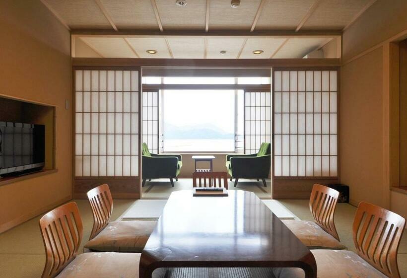 غرفة قياسية مطلّة علي البحر, Miyahama Grand