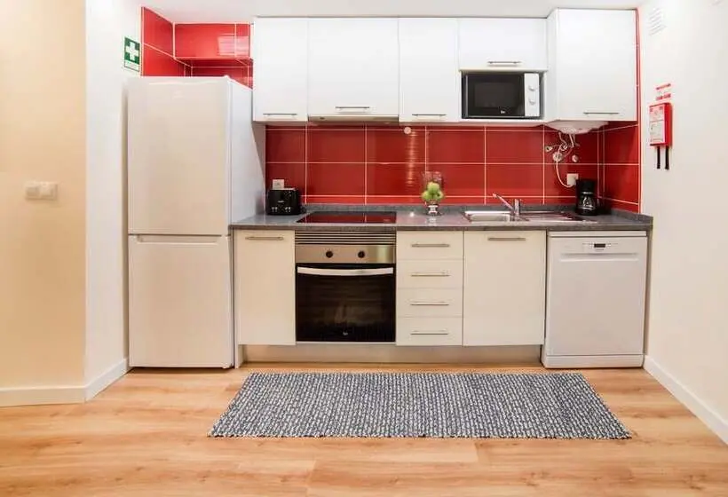 آپارتمان 1 خوابه اینتریور, Lis Apartments