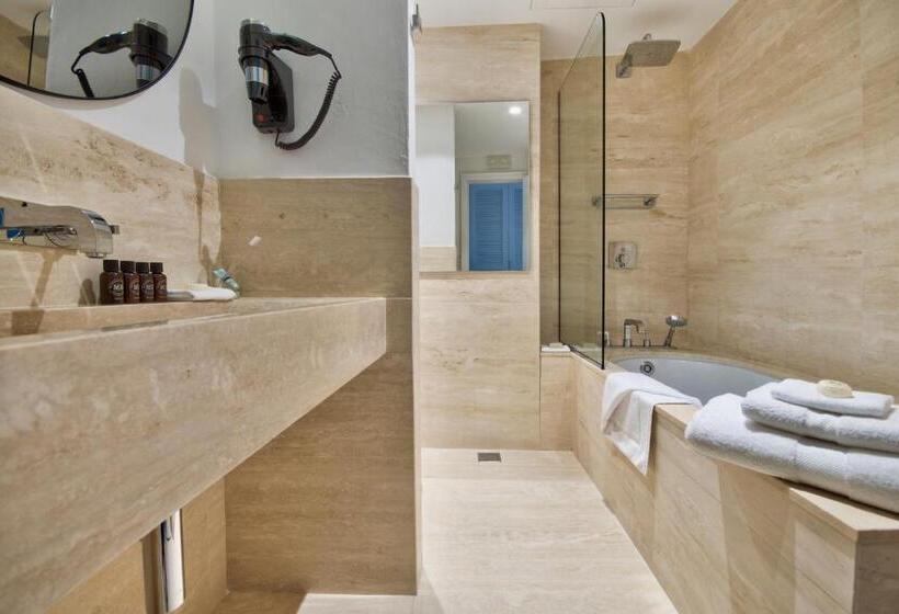 اتاق لوکس با چشم‌انداز دریا, 66 Saint Paul S & Spa