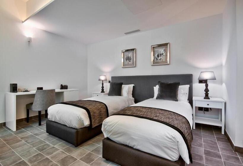 اتاق داخلی دلوکس, 66 Saint Paul S & Spa