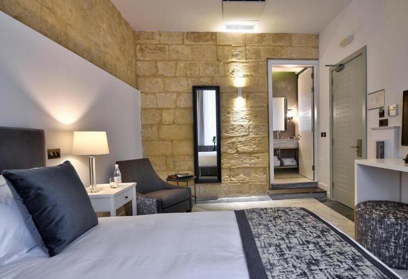 اتاق لوکس, 66 Saint Paul S & Spa