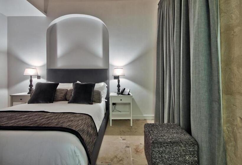 اتاق استاندارد برای معلولان, 66 Saint Paul S & Spa