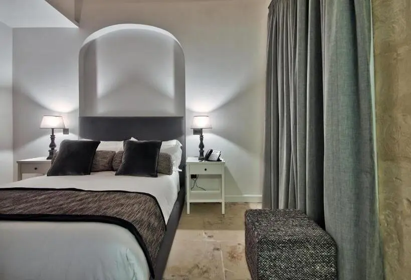 اتاق استاندارد برای معلولان, 66 Saint Paul S & Spa